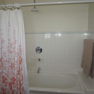 Premium Queen Room Lake View